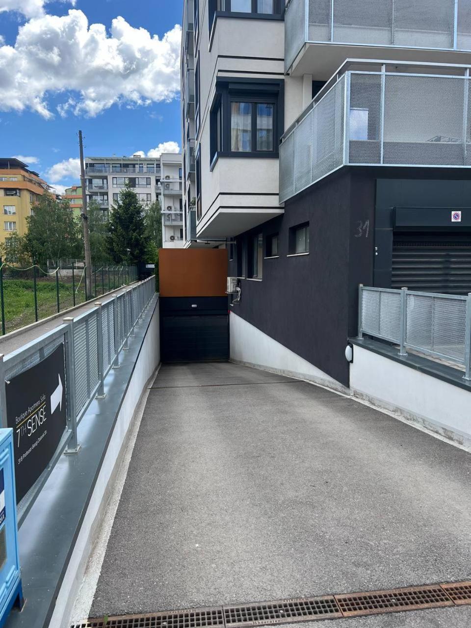 7Th Sense Boutique Apartments Sofia Eksteriør bilde