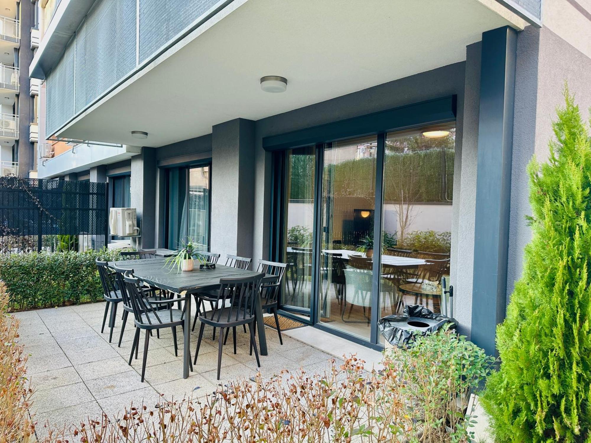 7Th Sense Boutique Apartments Sofia Eksteriør bilde